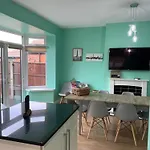 Spacious Family Home Minutes From The Beach